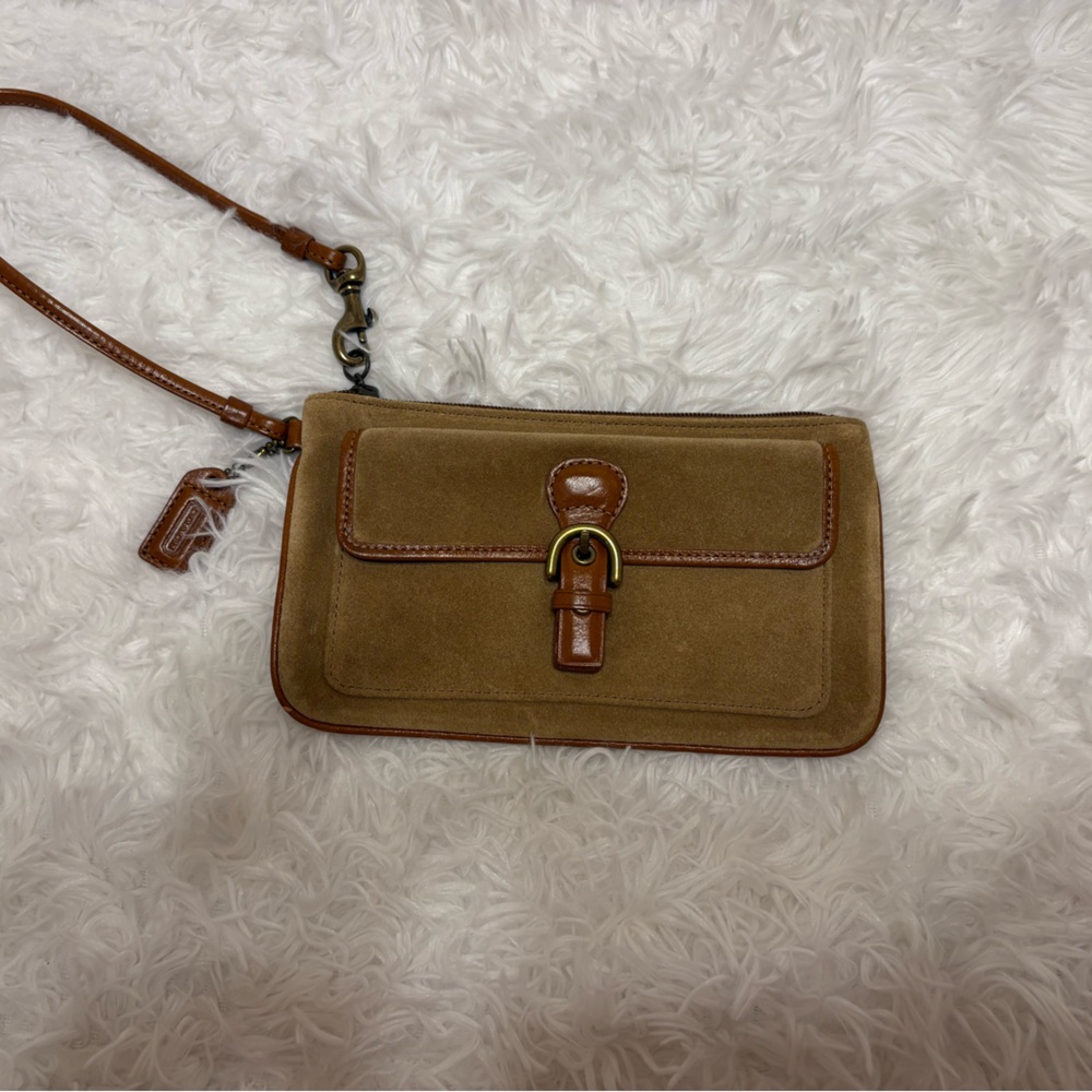 Elegant Tan Leather Women's Wristlet